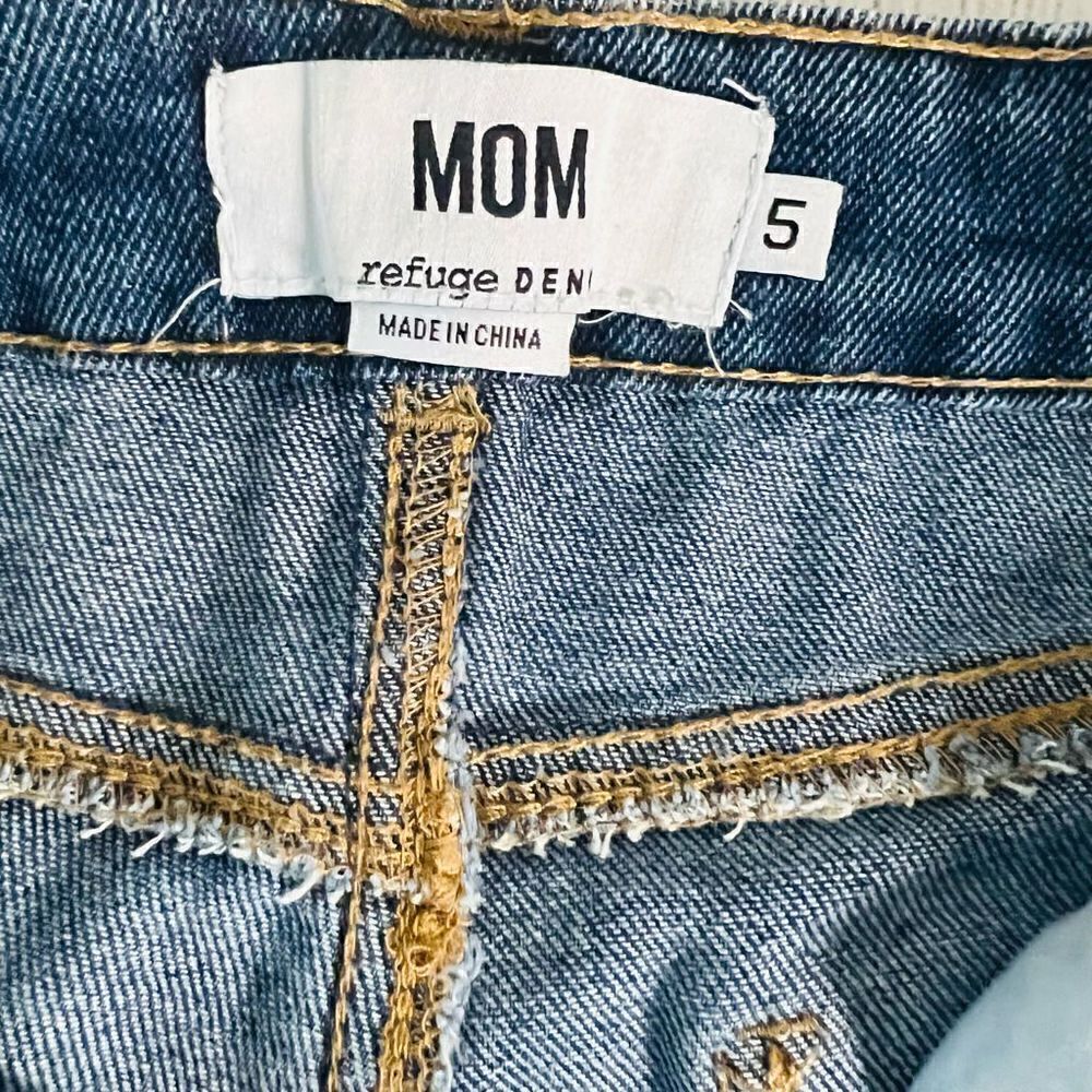Mom denim distressed High Rise Womens' jeans size 5 - Picture 4 of 12